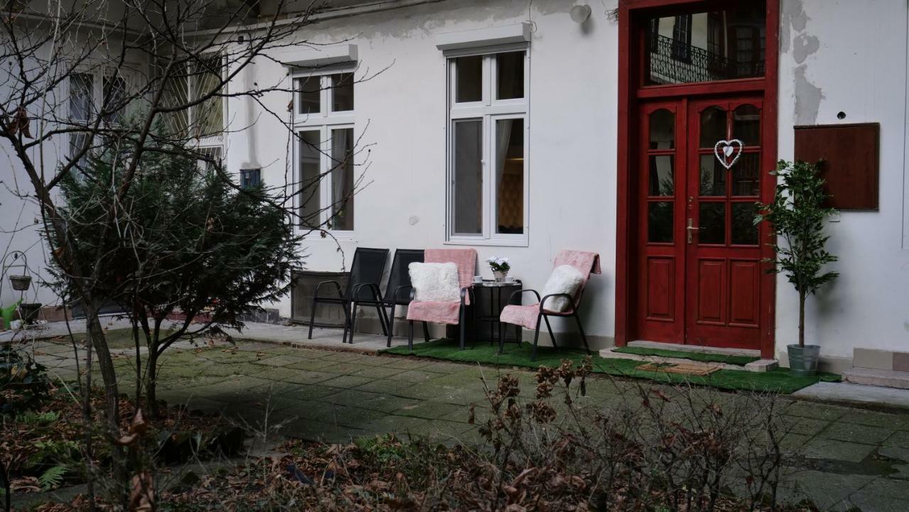 Bpr Stylish Mosaic Home With Terrace Будапешт Экстерьер фото