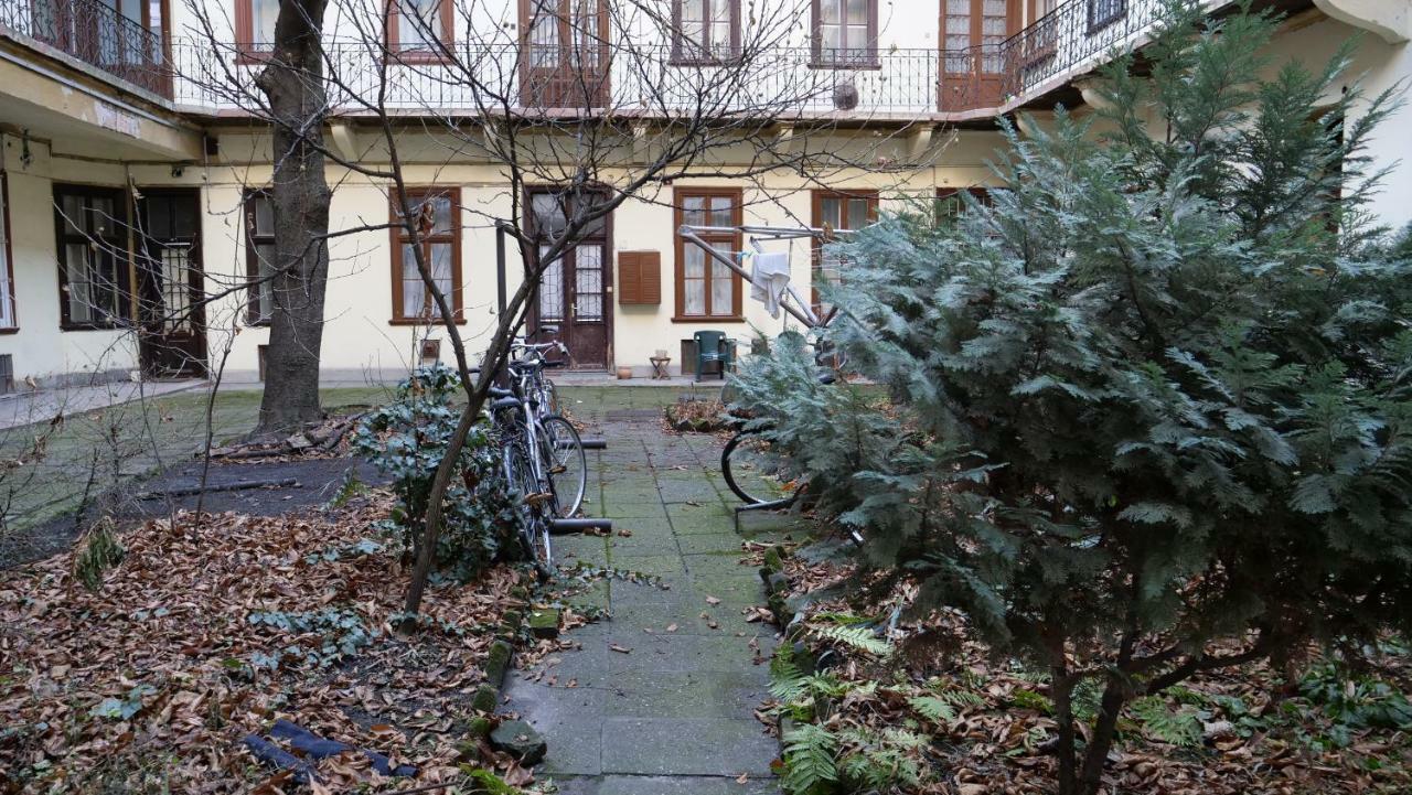 Bpr Stylish Mosaic Home With Terrace Будапешт Экстерьер фото